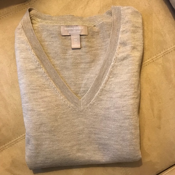 Banana Republic Sweaters - Banana Republic Merino Wool Sweater; Oatmeal